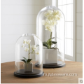 Cupolă din sticlă cu flori suflate manual, bază din lemn